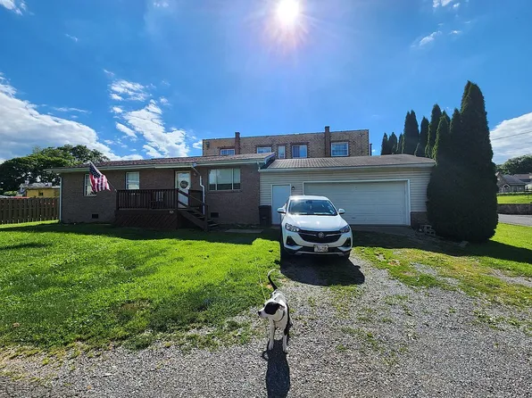 105 Harter St, Lumberport, WV 26386