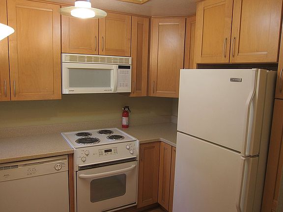 Kitchen (2)