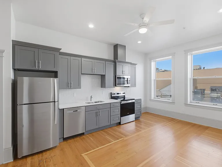 455 Court St NE #207 — Photo 5