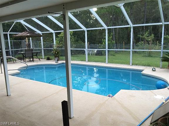 2nd image of 3015 Desoto Blvd N