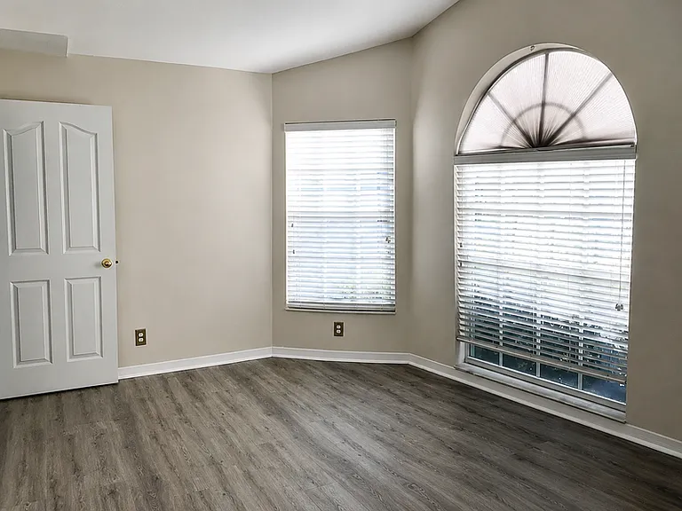 838 Addison Dr NE — Photo 11
