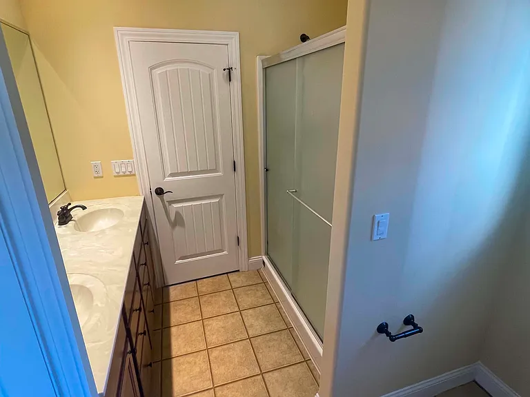 1505 Stonebluff Ct — Photo 12