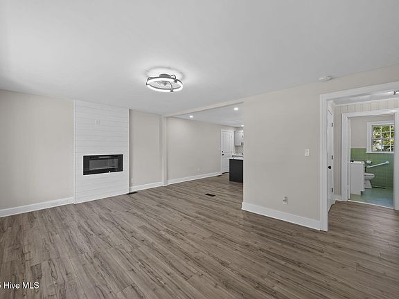 3rd image of 2904 Jefferson Drive