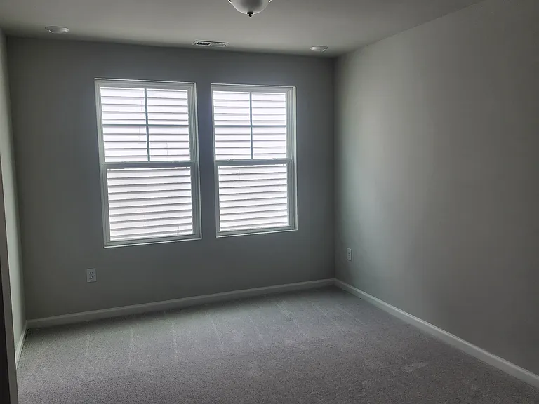 508 Hanover Shore Ln — Photo 5