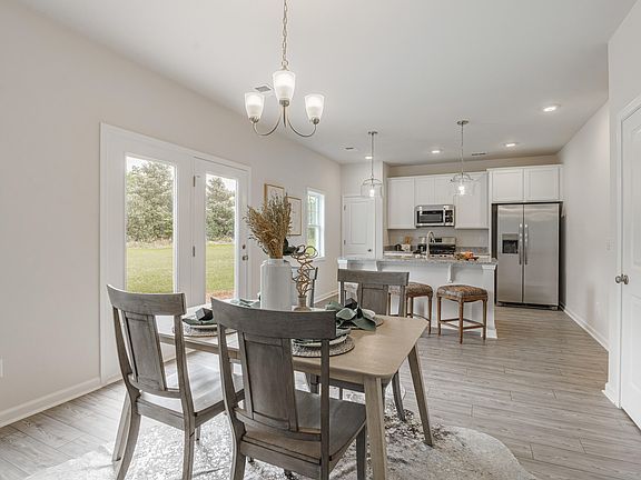 4th image of 3050 Tanbark Oak Ln NW