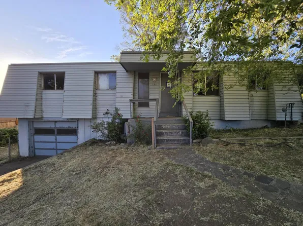444 NE Cedar St, Madras, OR 97741