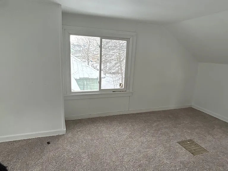 415 Amherst Ave — Photo 17
