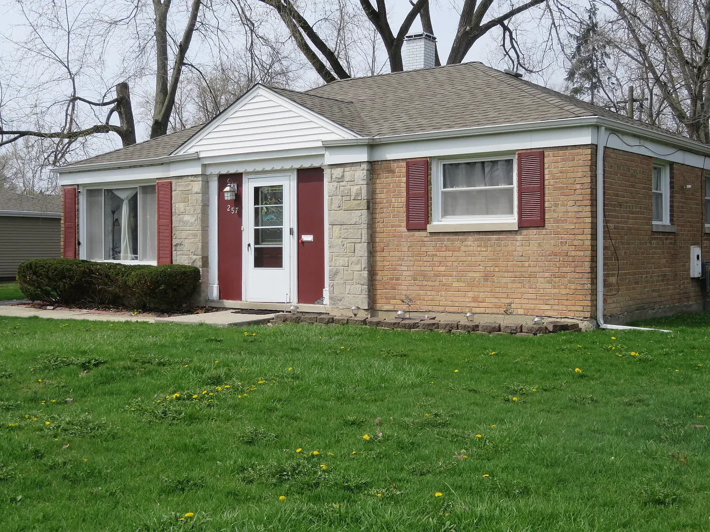 257 Minocqua St photo 1
