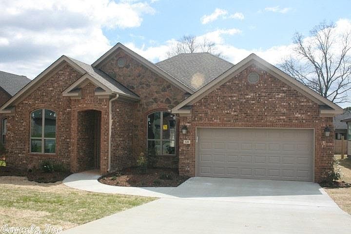 1st image of 122 Bentley Cir