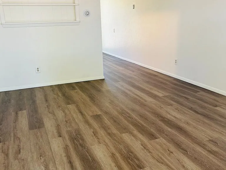 4904 S Iowa Ave — Photo 2