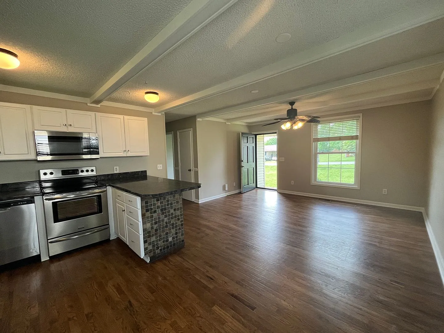 For Lease - 3 Bed, 1 Bath Home in the Heart of Gallatin! — Photo 3