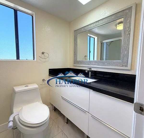 1166 W 22nd St #2 — Photo 12