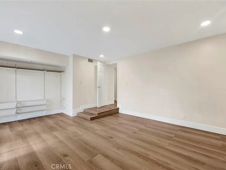 1432 N Catalina St — Photo 16