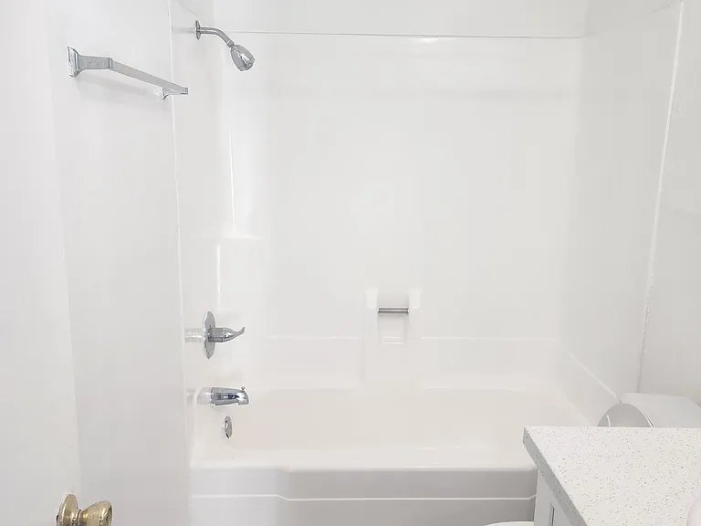 Saticoy Apartments — Photo 8