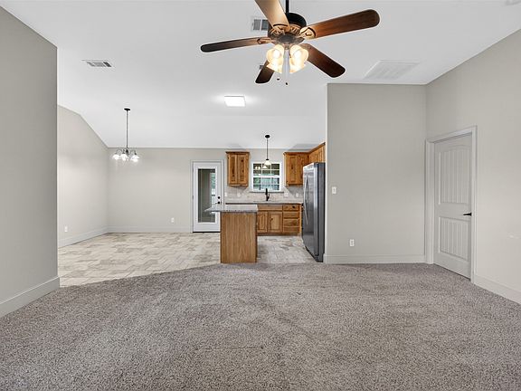 5th image of 505 E 5th St
