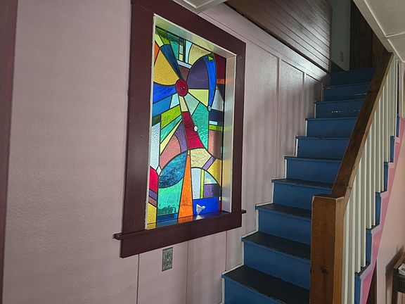 5th image of 62 Evergreen Avenue