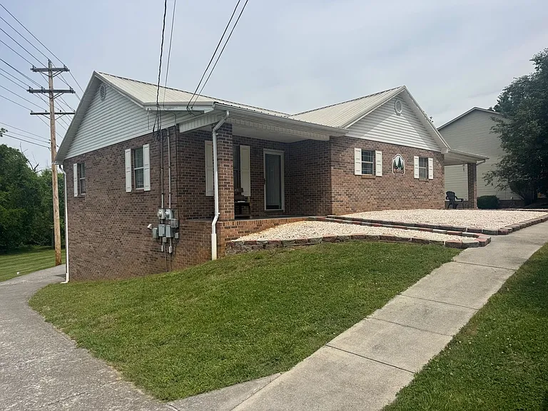 5458-5462 Old Stage Rd — Photo 1