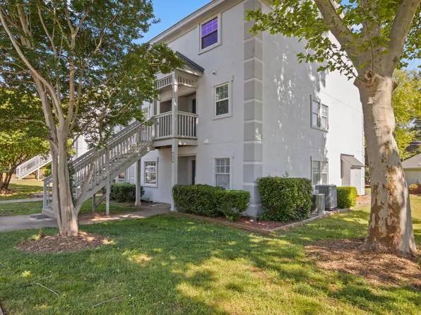 2500 Avent Ferry Rd APT 201, Raleigh, NC 27606