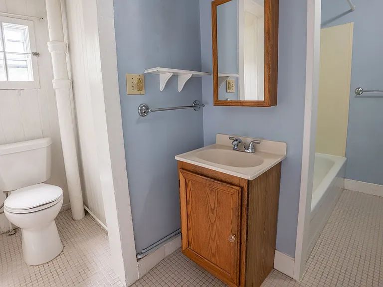 427 Delaware Ave — Photo 9