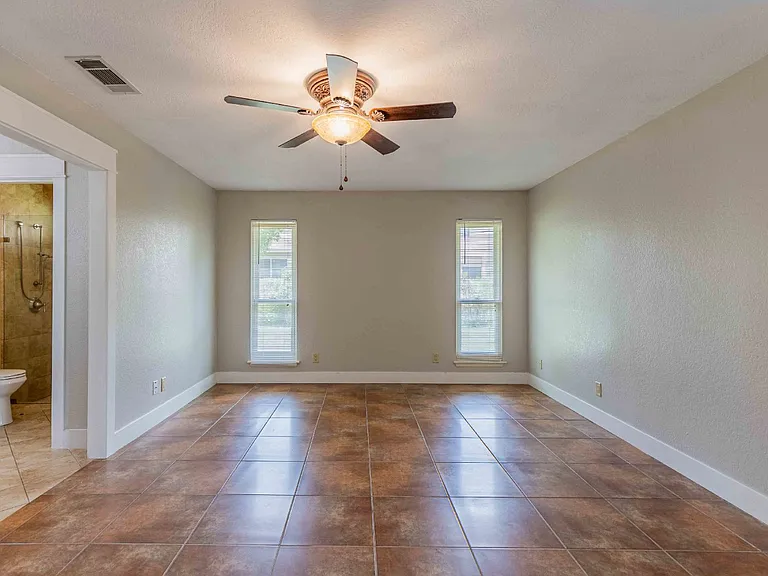 2331 Bluffridge St — Photo 31