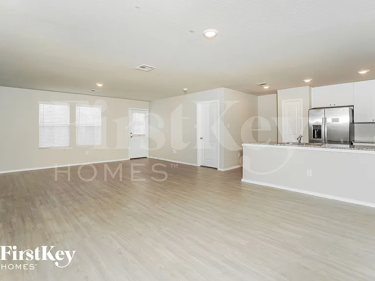 1906 Morse Way — Photo 4