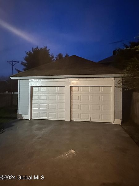 4th image of 20 Ellsworth Street