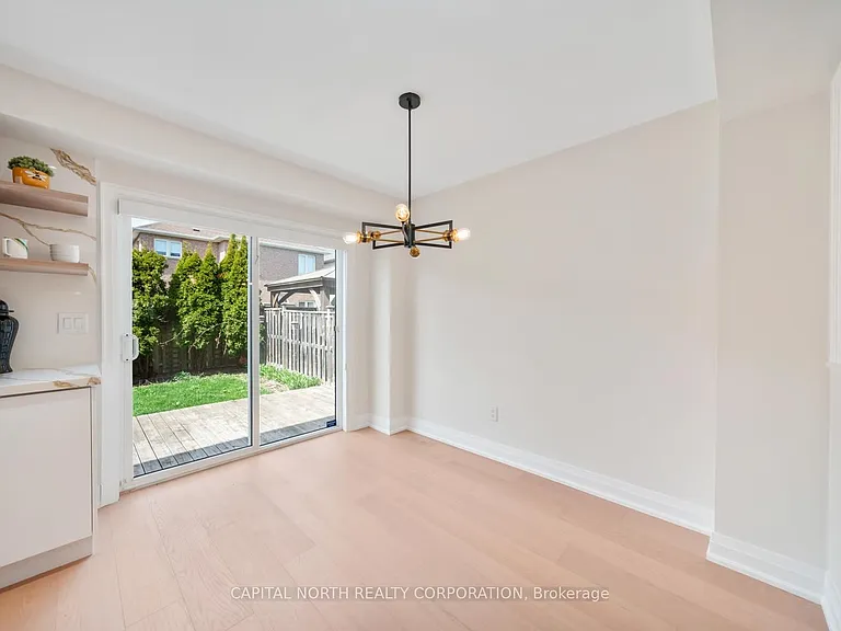 231 Venice Gate Dr — Photo 16
