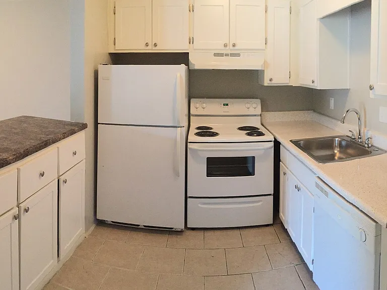 Green Springs Village Apartments - Birmingham, AL — Photo 27