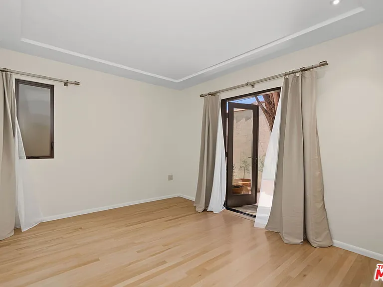 9001 Rosewood Ave — Photo 27