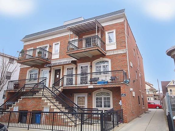 5th image of 133 Bay 32 St #3A