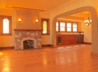 3453 S 10th St, Milwaukee, WI 53215