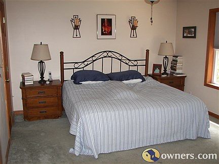 Master bedroom w/walk-in closet