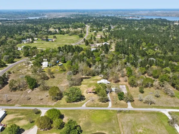 15 Brumley Rd, Huntsville, TX 77320