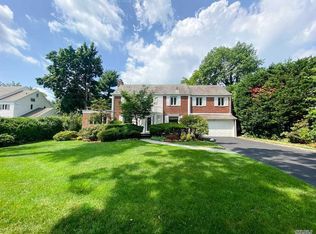 4 Orchard Rd, Great Neck, NY 11021