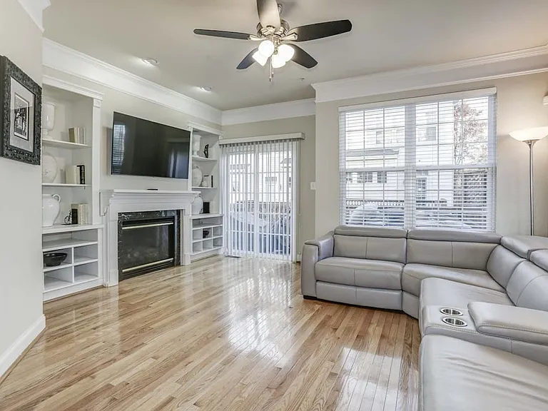 20345 Notting Hill Way — Photo 12