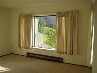 5th image of 26420 Pennsylvania Ave NE