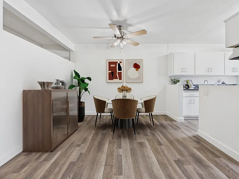 Sepulveda Apartments — Photo 1