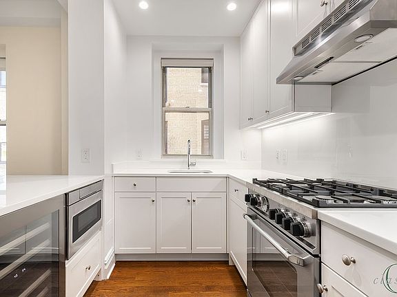 3rd image of 25 5th Ave APT 6H