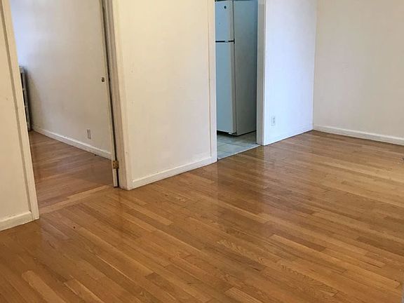 3rd image of 4554 40th St APT 3F