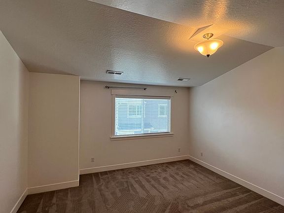 5th image of 4065 W 1650 N
