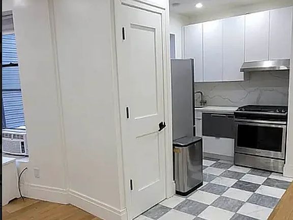 3rd image of 251 Pacific St #2O