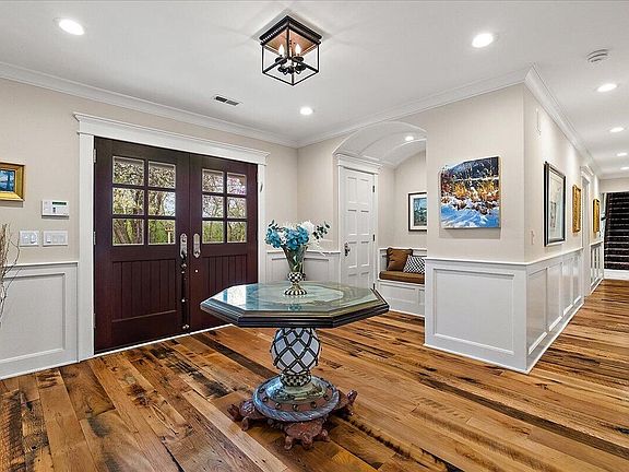 4th image of 3155 Lake Dr SE