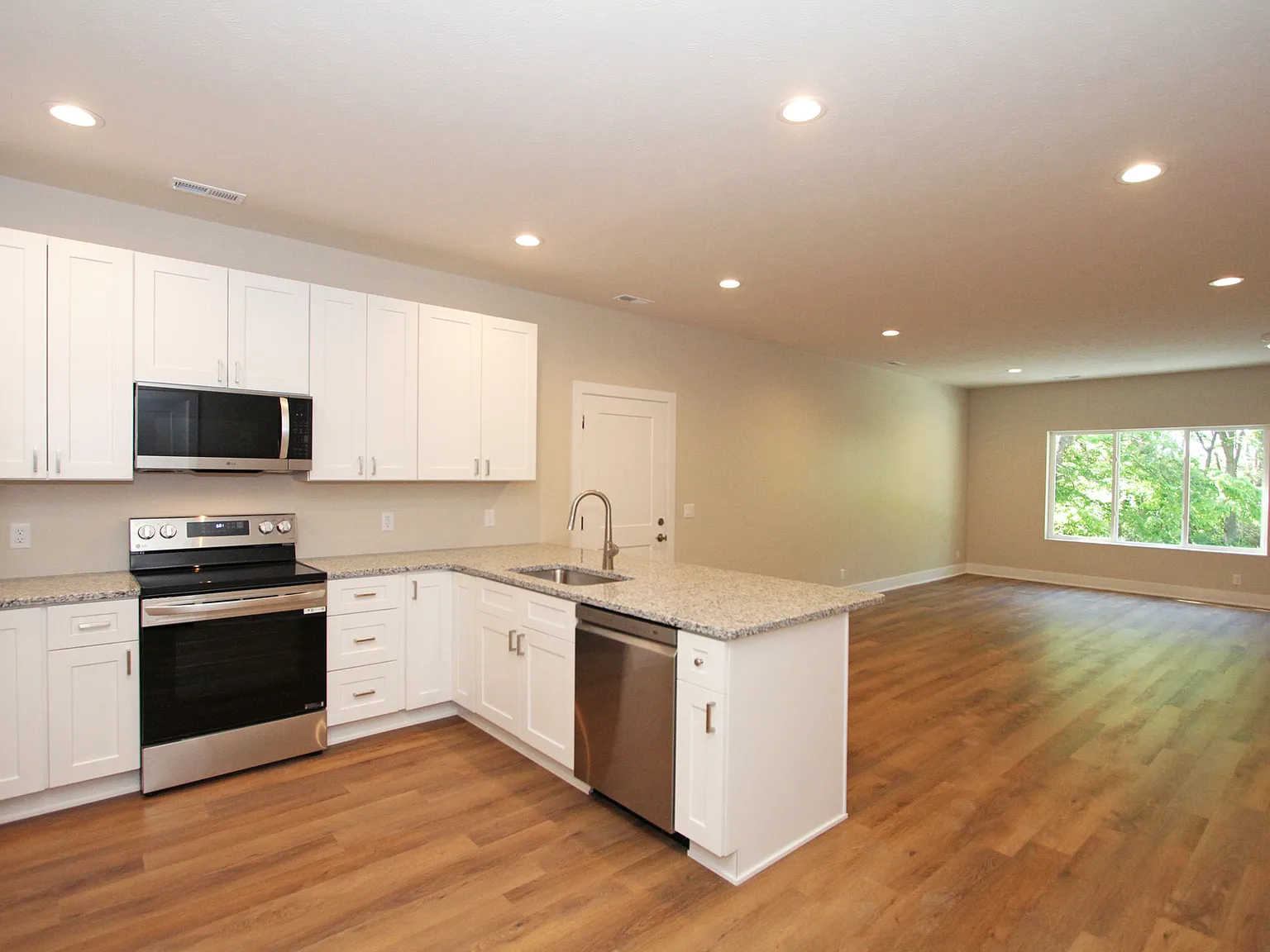 841 W Burnham — Photo 1