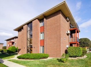 15810 Terrace Dr #RO1, Oak Forest, IL 60452