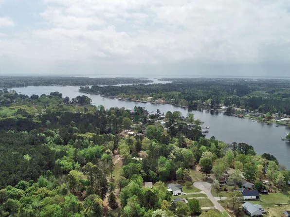 1189 Mill Creek Dr, Manning, SC 29102