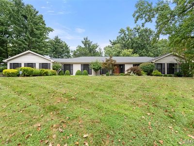 11 Villa Coublay Dr, Saint Louis, MO, 63131