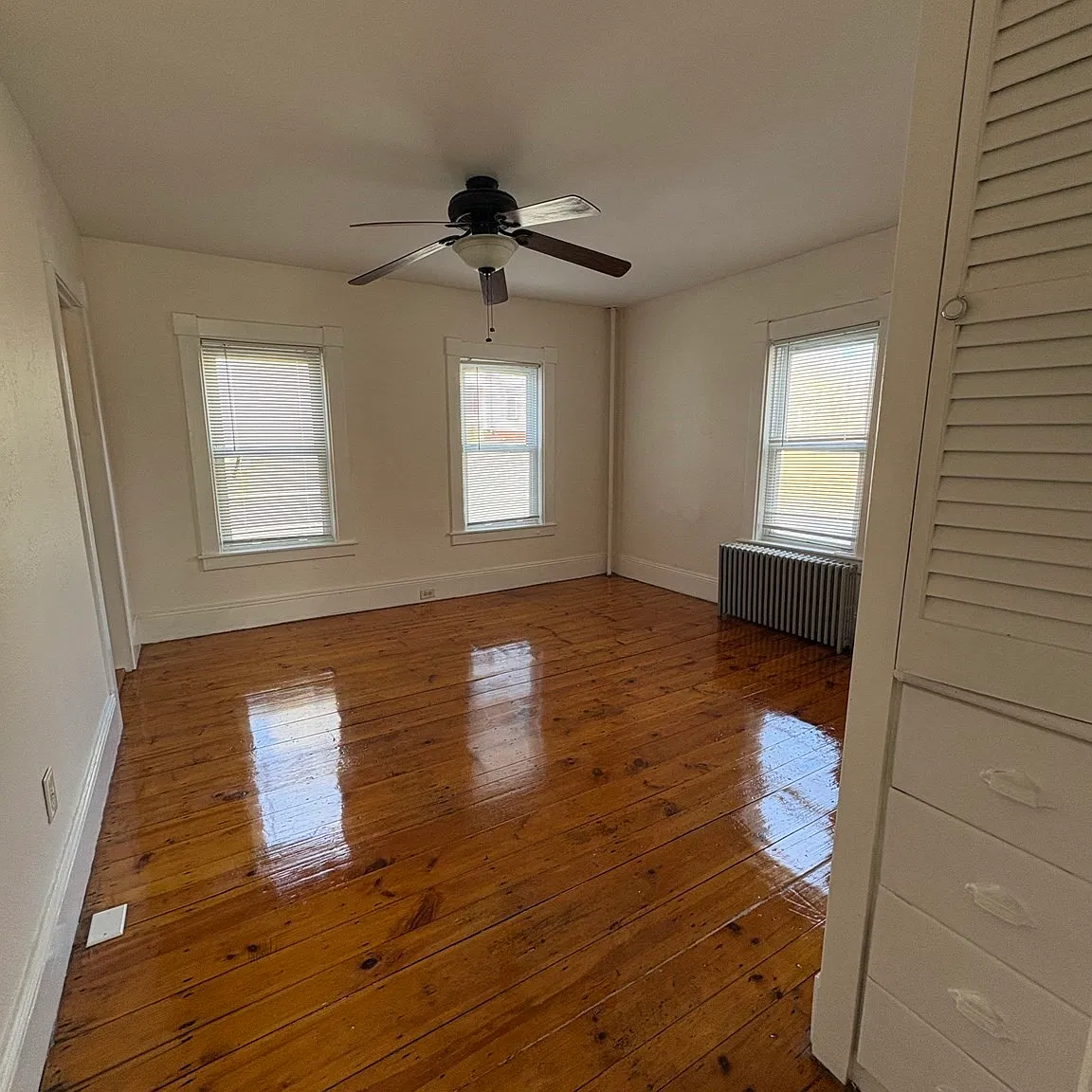 2 bed, 1.0 bath, 1300 sqft, $1,700 — Photo 3