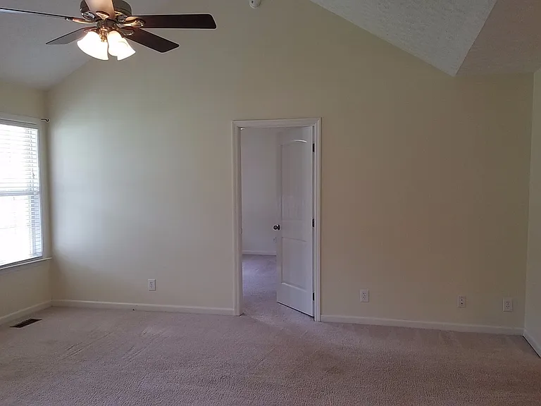479 Indian Springs Cir — Photo 4