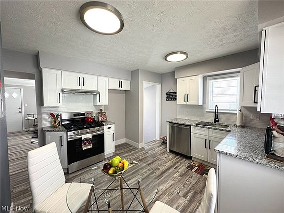 3rd image of 2440 Dentzler Rd