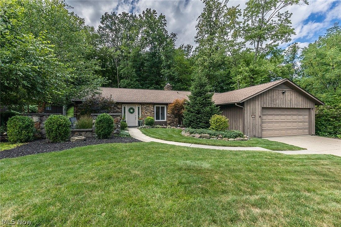 12852 Falling Water Rd, Strongsville, OH 44136 Zillow